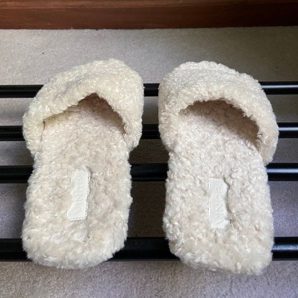 VINCE Women Kit Faux Fur Plush Slippers - BRAND NE - Picture 5 of 8
